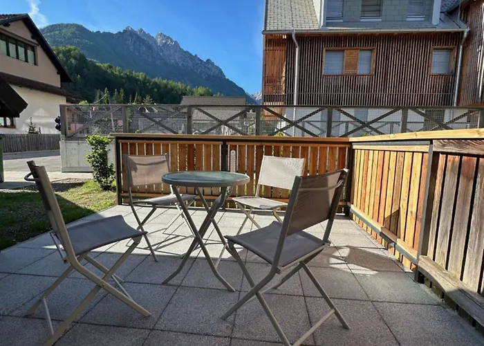 Vrsic With Beautiful Views On The Mountains With Free Parking كْرانْيِسكا غورا